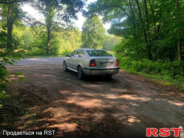 Серый Шкода Октавия, объемом двигателя 1.8 л и пробегом 201 тыс. км за 3500 $, фото 1 на Automoto.ua