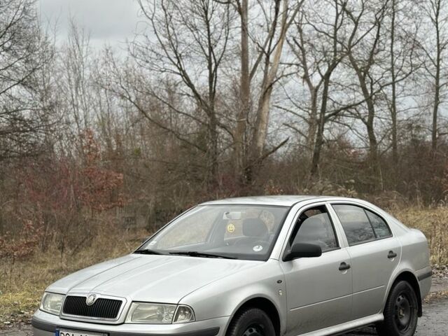 Серый Шкода Октавия, объемом двигателя 0 л и пробегом 320 тыс. км за 2499 $, фото 1 на Automoto.ua