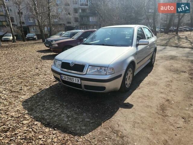 Серый Шкода Октавия, объемом двигателя 1.6 л и пробегом 208 тыс. км за 4500 $, фото 1 на Automoto.ua