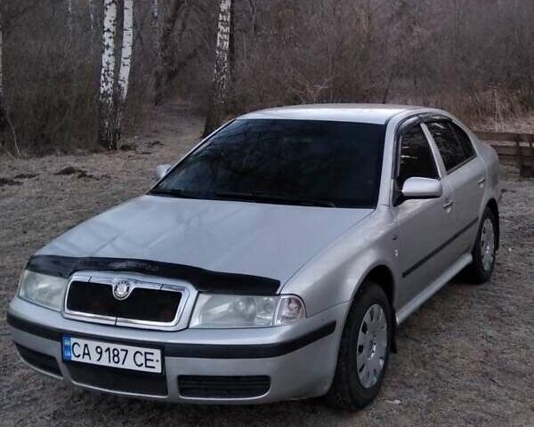 Серый Шкода Октавия, объемом двигателя 1.6 л и пробегом 230 тыс. км за 4800 $, фото 1 на Automoto.ua