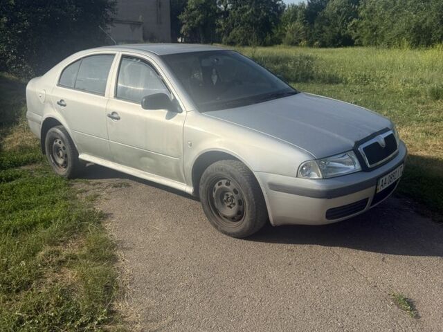 Серый Шкода Октавия, объемом двигателя 1.6 л и пробегом 300 тыс. км за 3500 $, фото 1 на Automoto.ua
