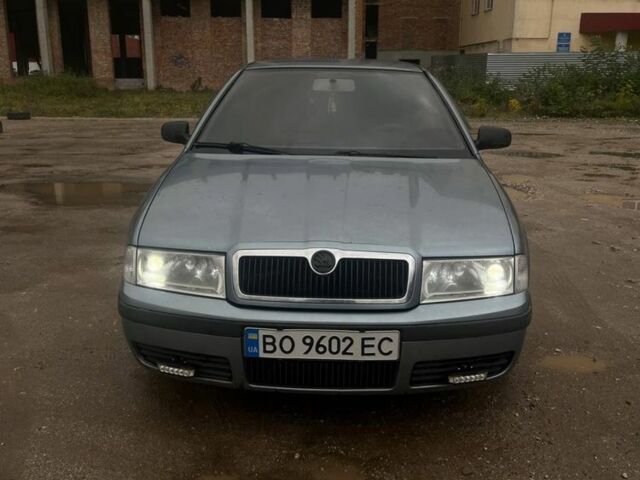 Серый Шкода Октавия, объемом двигателя 1.6 л и пробегом 250 тыс. км за 3700 $, фото 1 на Automoto.ua