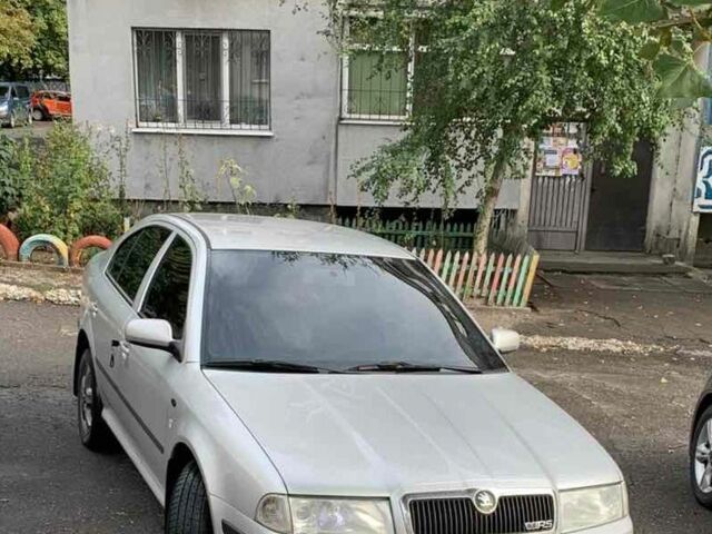 Серый Шкода Октавия, объемом двигателя 1.6 л и пробегом 200 тыс. км за 3814 $, фото 1 на Automoto.ua