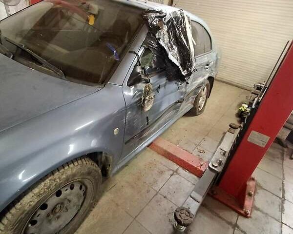 Серый Шкода Октавия, объемом двигателя 2 л и пробегом 200 тыс. км за 1999 $, фото 1 на Automoto.ua