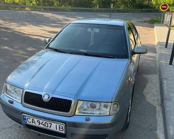 Сірий Шкода Октавія, об'ємом двигуна 2 л та пробігом 320 тис. км за 3000 $, фото 1 на Automoto.ua