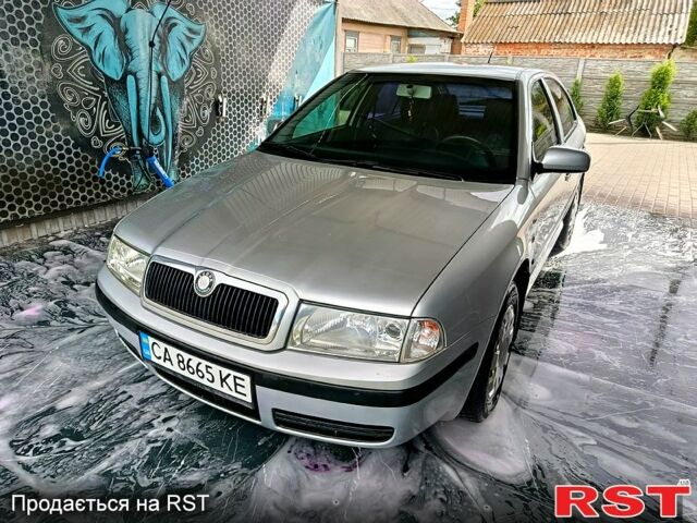 Серый Шкода Октавия, объемом двигателя 1.8 л и пробегом 280 тыс. км за 3100 $, фото 1 на Automoto.ua