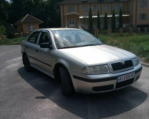 Серый Шкода Октавия, объемом двигателя 1.6 л и пробегом 312 тыс. км за 3800 $, фото 1 на Automoto.ua