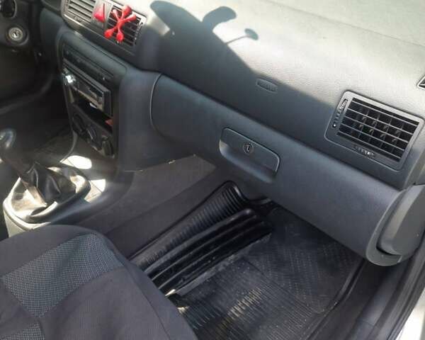 Шкода Октавія 2003 у Надворной на Automoto.ua Сірий Шкода Октавія, об'ємом двигуна 1.6 л та пробігом 290 тис. км за 2500 $, фото 1 на Automoto.ua