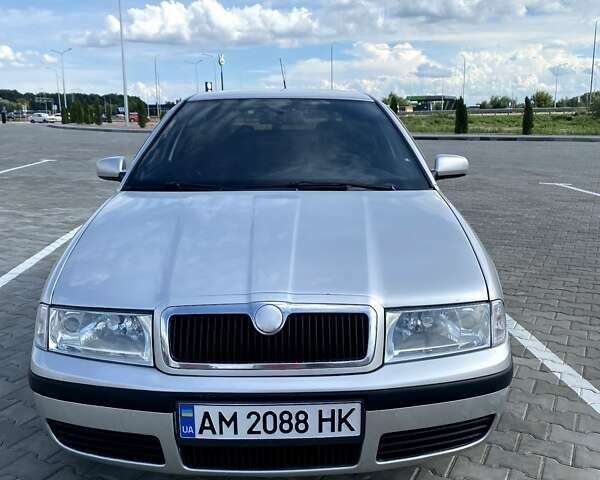Серый Шкода Октавия, объемом двигателя 1.6 л и пробегом 245 тыс. км за 4600 $, фото 1 на Automoto.ua