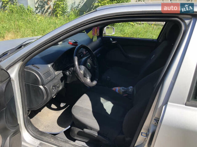 Серый Шкода Октавия, объемом двигателя 1.6 л и пробегом 330 тыс. км за 3700 $, фото 1 на Automoto.ua