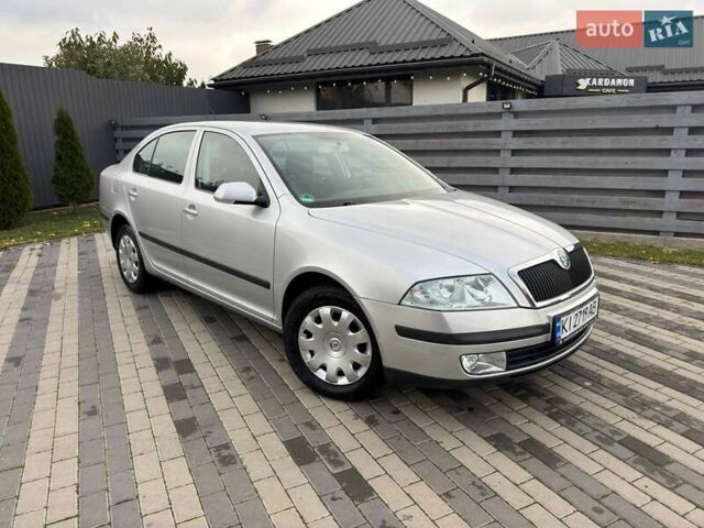 Серый Шкода Октавия, объемом двигателя 1.6 л и пробегом 231 тыс. км за 5300 $, фото 1 на Automoto.ua