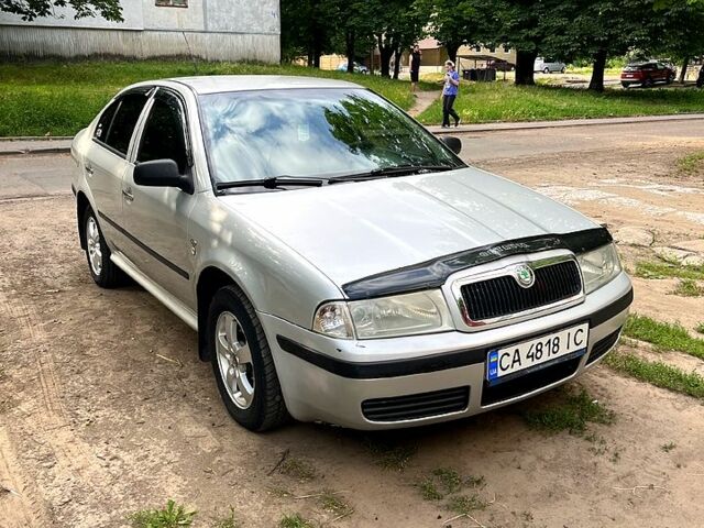 Серый Шкода Октавия, объемом двигателя 1.6 л и пробегом 260 тыс. км за 4500 $, фото 1 на Automoto.ua