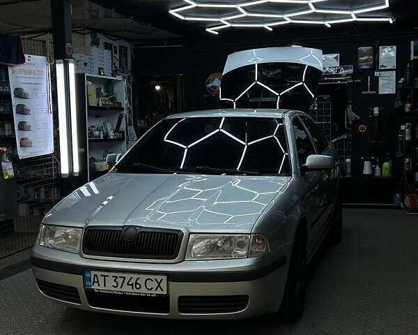 Серый Шкода Октавия, объемом двигателя 1.6 л и пробегом 232 тыс. км за 4200 $, фото 1 на Automoto.ua