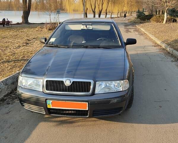 Сірий Шкода Октавія, об'ємом двигуна 1.6 л та пробігом 330 тис. км за 4500 $, фото 1 на Automoto.ua