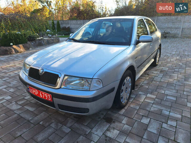 Шкода Октавия 2004 в Виннице на Automoto.ua Серый Шкода Октавия, объемом двигателя 1.6 л и пробегом 173 тыс. км за 5400 $, фото 1 на Automoto.ua