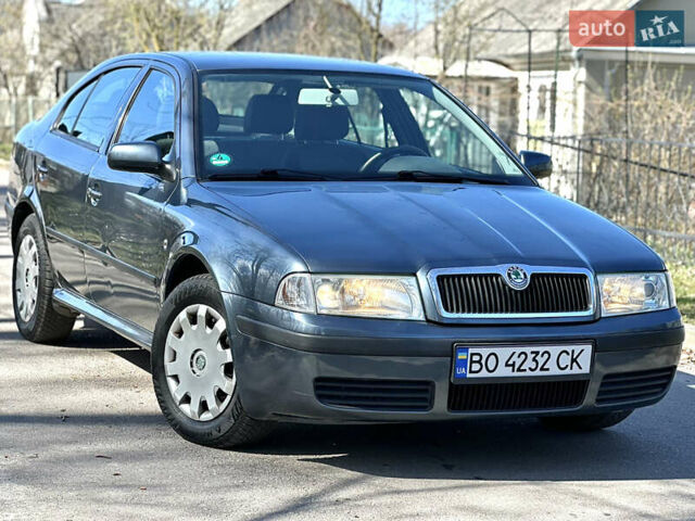 Серый Шкода Октавия, объемом двигателя 1.6 л и пробегом 175 тыс. км за 5300 $, фото 1 на Automoto.ua