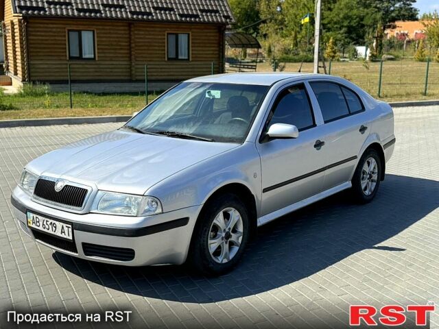 Шкода Октавия 2004 в Бершаде на Automoto.ua Серый Шкода Октавия, объемом двигателя 1.6 л и пробегом 305 тыс. км за 3850 $, фото 1 на Automoto.ua