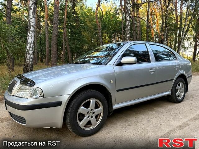 Серый Шкода Октавия, объемом двигателя 1.6 л и пробегом 200 тыс. км за 4600 $, фото 1 на Automoto.ua