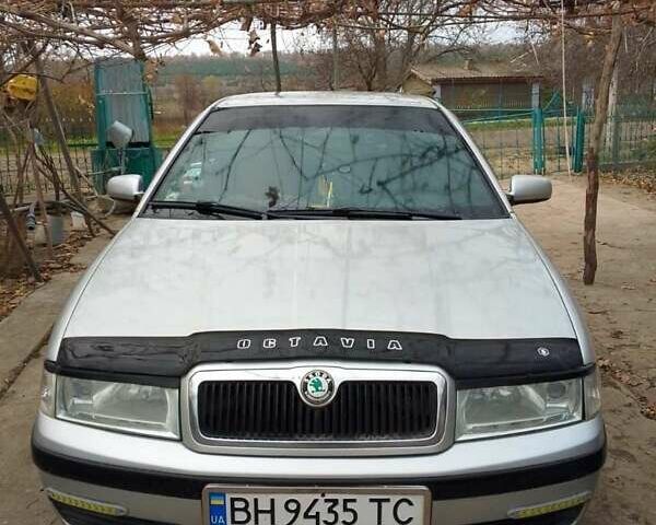 Серый Шкода Октавия, объемом двигателя 1.6 л и пробегом 303 тыс. км за 5650 $, фото 1 на Automoto.ua