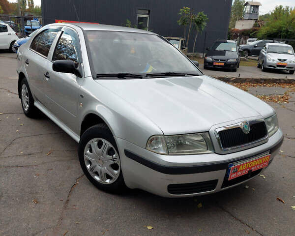 Серый Шкода Октавия, объемом двигателя 1.6 л и пробегом 280 тыс. км за 3900 $, фото 1 на Automoto.ua