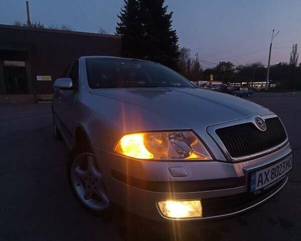 Серый Шкода Октавия, объемом двигателя 1.6 л и пробегом 240 тыс. км за 7000 $, фото 1 на Automoto.ua