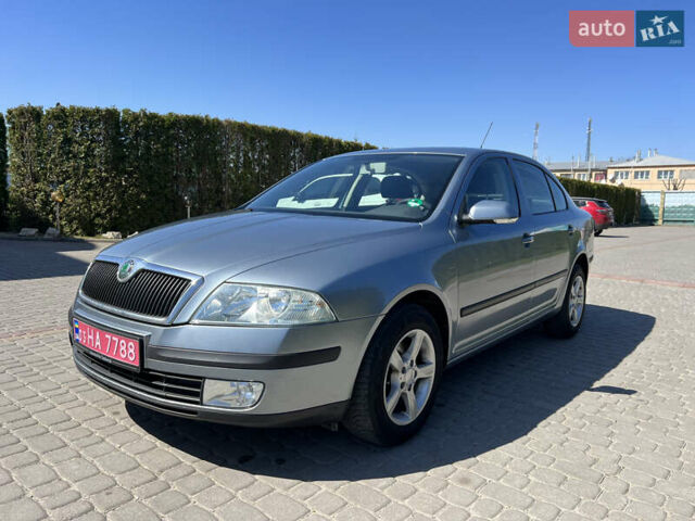 Серый Шкода Октавия, объемом двигателя 1.6 л и пробегом 264 тыс. км за 6100 $, фото 1 на Automoto.ua