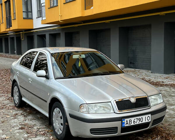 Серый Шкода Октавия, объемом двигателя 1.6 л и пробегом 215 тыс. км за 4550 $, фото 1 на Automoto.ua