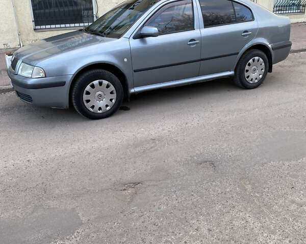 Серый Шкода Октавия, объемом двигателя 1.6 л и пробегом 257 тыс. км за 4500 $, фото 1 на Automoto.ua