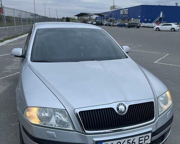 Серый Шкода Октавия, объемом двигателя 1.6 л и пробегом 200 тыс. км за 5100 $, фото 1 на Automoto.ua