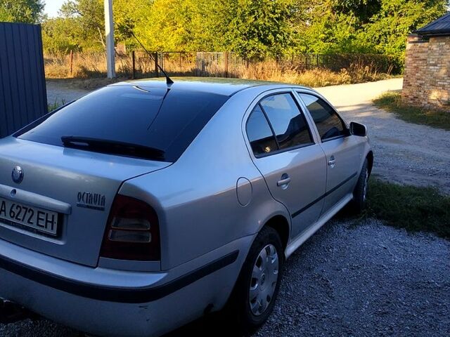 Сірий Шкода Октавія, об'ємом двигуна 1.6 л та пробігом 300 тис. км за 4000 $, фото 1 на Automoto.ua