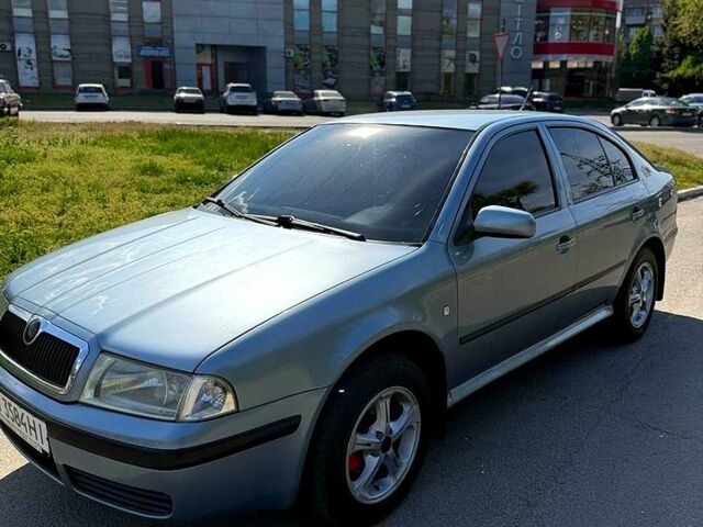 Сірий Шкода Октавія, об'ємом двигуна 1.6 л та пробігом 250 тис. км за 5500 $, фото 1 на Automoto.ua