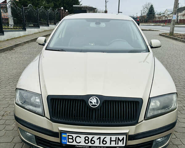 Сірий Шкода Октавія, об'ємом двигуна 2 л та пробігом 404 тис. км за 5950 $, фото 1 на Automoto.ua