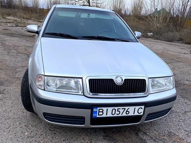 Серый Шкода Октавия, объемом двигателя 1.6 л и пробегом 304 тыс. км за 5750 $, фото 1 на Automoto.ua