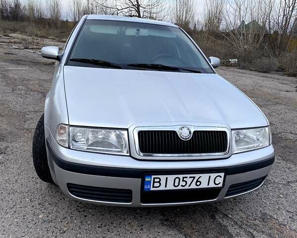 Серый Шкода Октавия, объемом двигателя 1.6 л и пробегом 304 тыс. км за 5000 $, фото 1 на Automoto.ua