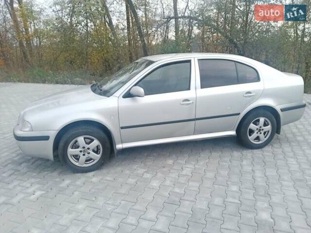 Серый Шкода Октавия, объемом двигателя 1.8 л и пробегом 388 тыс. км за 5000 $, фото 1 на Automoto.ua