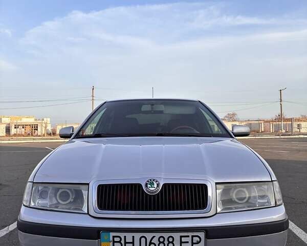 Серый Шкода Октавия, объемом двигателя 1.6 л и пробегом 322 тыс. км за 4500 $, фото 1 на Automoto.ua