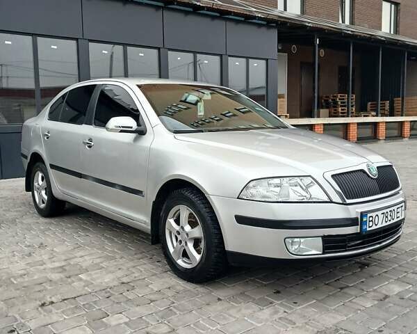 Сірий Шкода Октавія, об'ємом двигуна 1.6 л та пробігом 347 тис. км за 4199 $, фото 1 на Automoto.ua