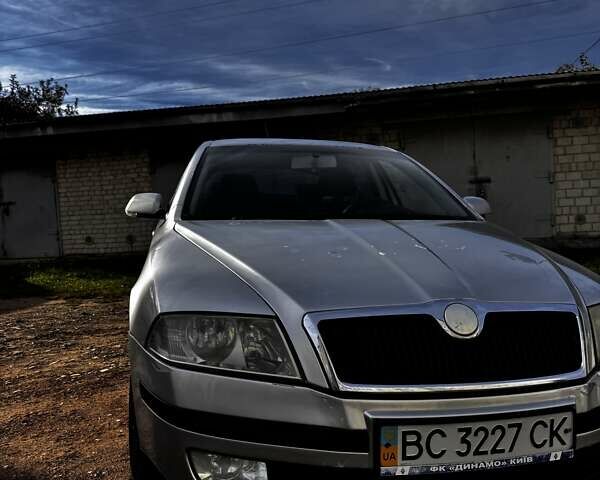 Серый Шкода Октавия, объемом двигателя 1.6 л и пробегом 374 тыс. км за 5900 $, фото 1 на Automoto.ua