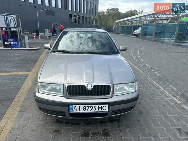 Серый Шкода Октавия, объемом двигателя 1.6 л и пробегом 257 тыс. км за 4000 $, фото 1 на Automoto.ua