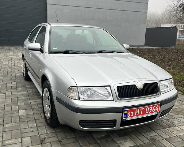 Серый Шкода Октавия, объемом двигателя 0 л и пробегом 203 тыс. км за 5650 $, фото 1 на Automoto.ua