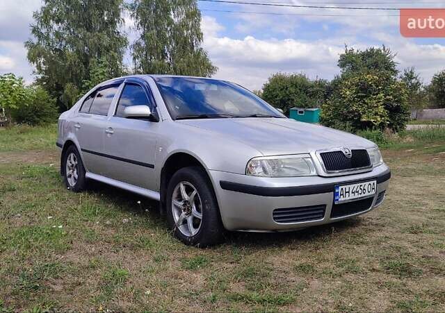 Шкода Октавия 2006 в Киеве на Automoto.ua Серый Шкода Октавия, объемом двигателя 1.6 л и пробегом 270 тыс. км за 5500 $, фото 1 на Automoto.ua
