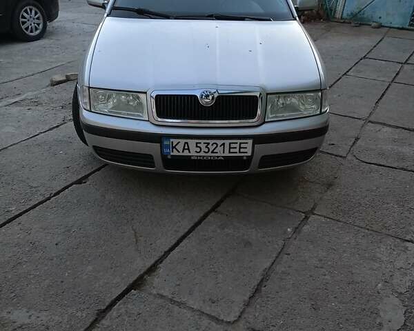 Серый Шкода Октавия, объемом двигателя 1.6 л и пробегом 237 тыс. км за 5500 $, фото 1 на Automoto.ua