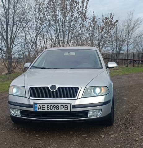 Серый Шкода Октавия, объемом двигателя 1.6 л и пробегом 205 тыс. км за 6500 $, фото 1 на Automoto.ua