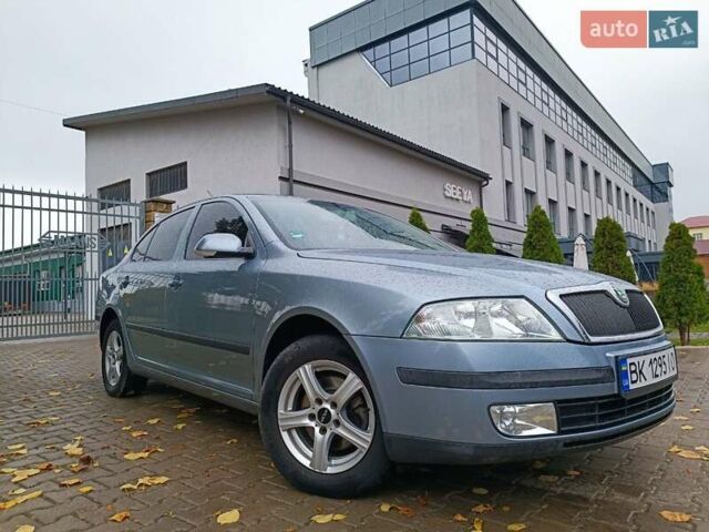 Серый Шкода Октавия, объемом двигателя 1.6 л и пробегом 203 тыс. км за 5500 $, фото 1 на Automoto.ua