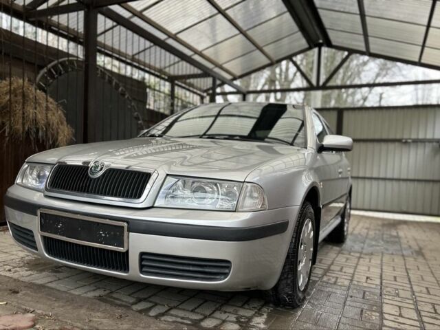 Серый Шкода Октавия, объемом двигателя 1.6 л и пробегом 180 тыс. км за 6000 $, фото 1 на Automoto.ua