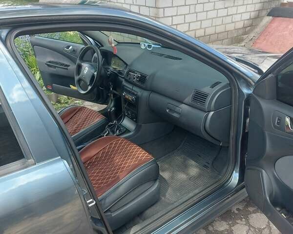 Серый Шкода Октавия, объемом двигателя 1.6 л и пробегом 199 тыс. км за 4700 $, фото 1 на Automoto.ua