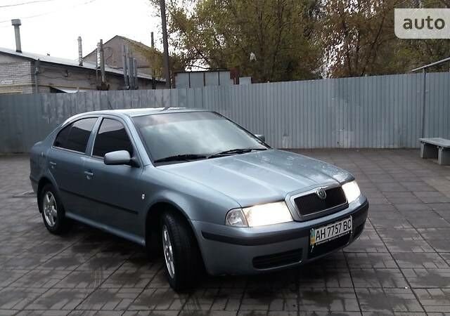 Сірий Шкода Октавія, об'ємом двигуна 1.8 л та пробігом 320 тис. км за 3900 $, фото 1 на Automoto.ua