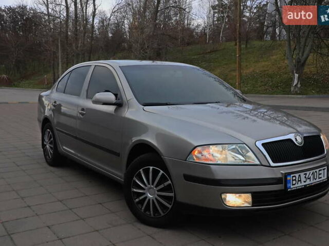 Сірий Шкода Октавія, об'ємом двигуна 1.6 л та пробігом 320 тис. км за 5999 $, фото 1 на Automoto.ua