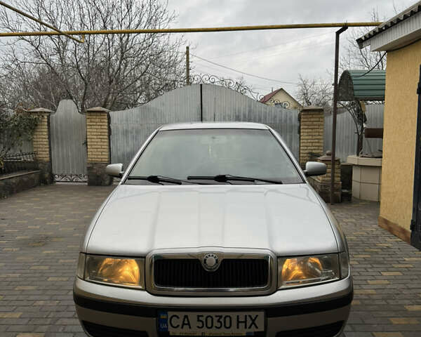 Серый Шкода Октавия, объемом двигателя 1.6 л и пробегом 240 тыс. км за 4500 $, фото 1 на Automoto.ua