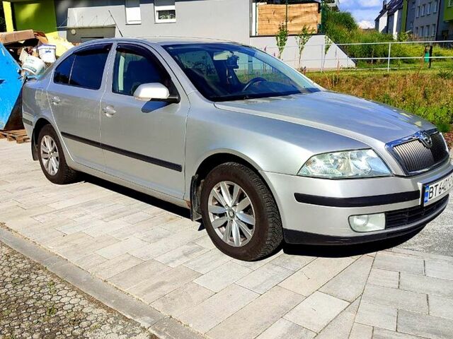 Серый Шкода Октавия, объемом двигателя 1.6 л и пробегом 245 тыс. км за 6000 $, фото 1 на Automoto.ua